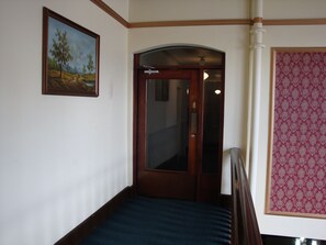 Interior detail - Grand Hotel, Whangarei (Whangarei)