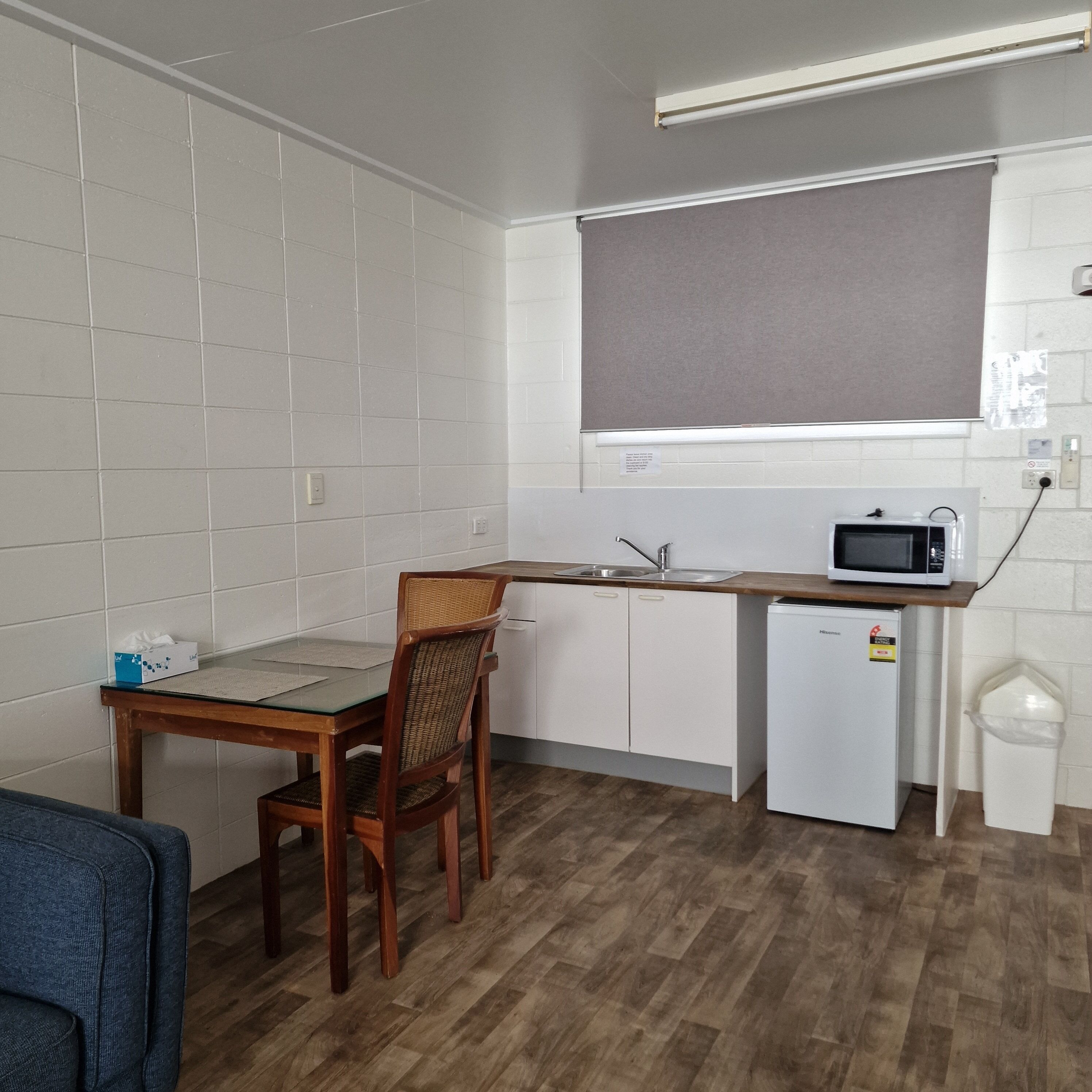 Standard Apartment, 1 Bedroom, Kitchenette, Courtyard Area | In-room dining