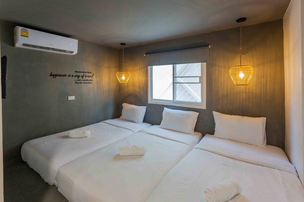 Triple Room, Non Smoking | In-room safe, blackout drapes, WiFi (free), bed sheets