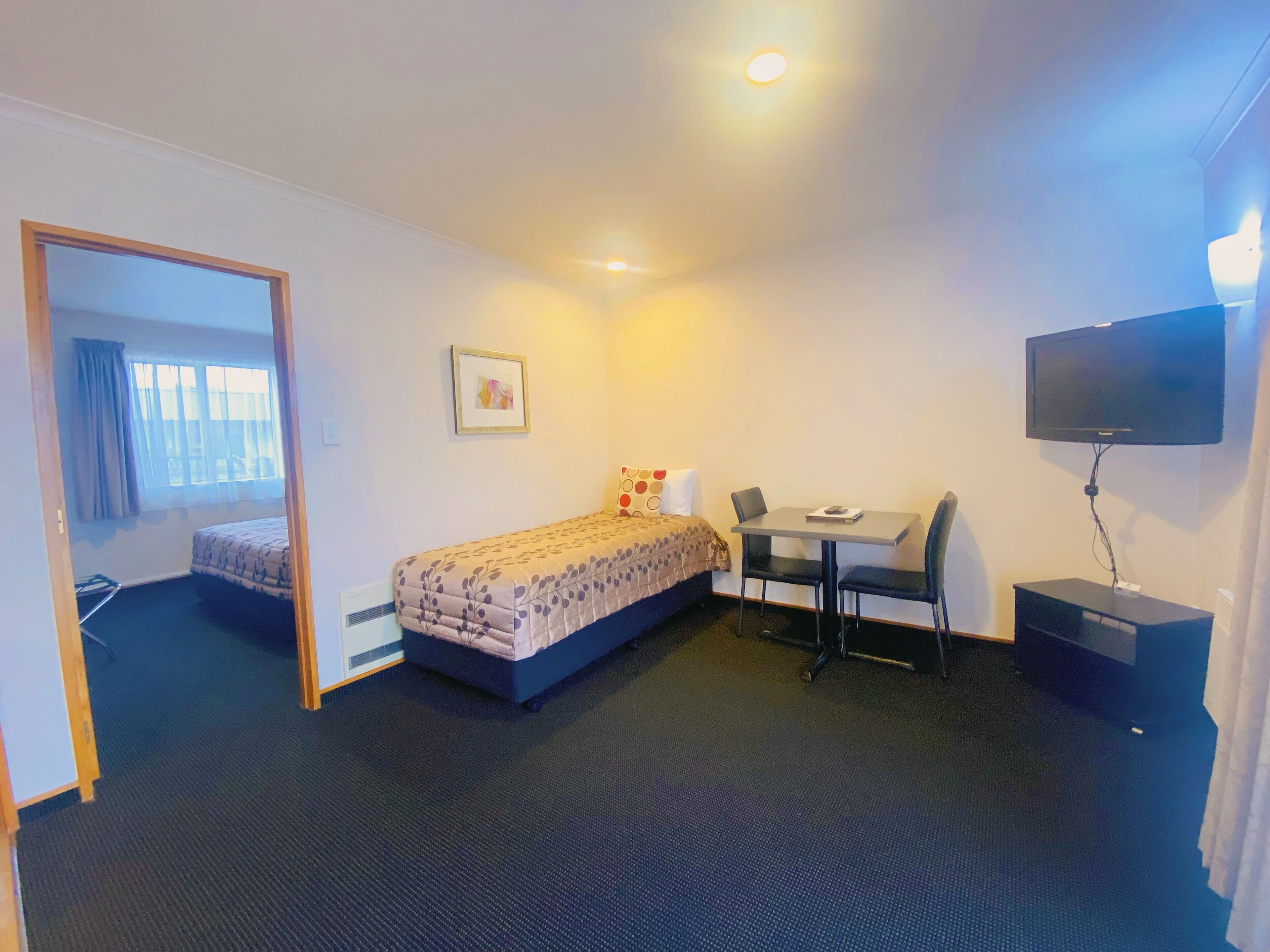 Quarto standard, 1 quarto, para não fumantes, cozinha americana (King Bed) | Ferros/tábuas de passar roupa, Wi-Fi de cortesia, roupa de cama