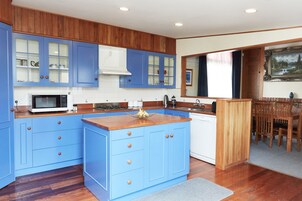 标准独立别墅, 3 间卧室 | 私人厨房 | 微波炉、炉灶、茶具/咖啡用具、电热水壶