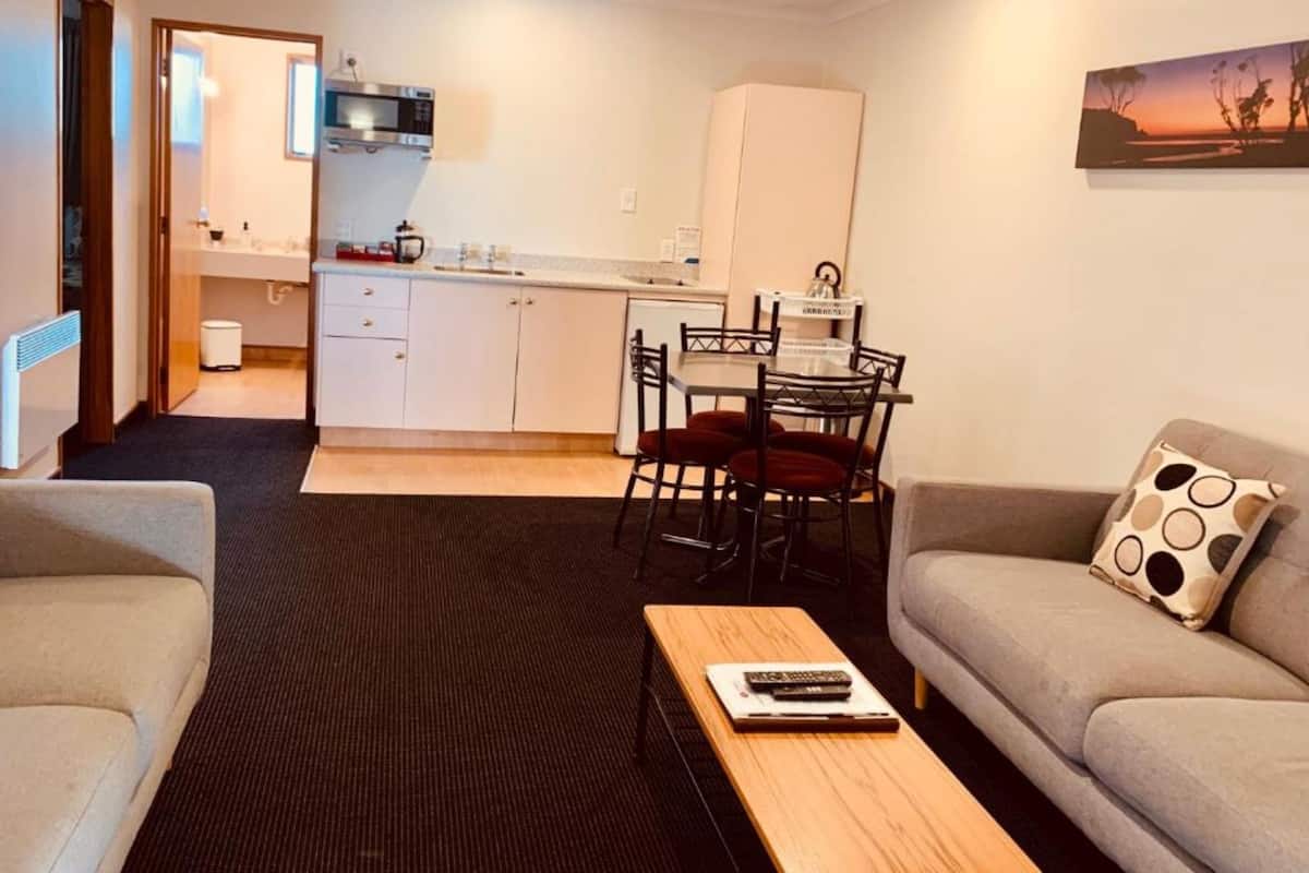 Standard Suite, 2 Bedrooms, Non Smoking, Kitchenette | 2 bedrooms, iron/ironing board, free WiFi, bed sheets