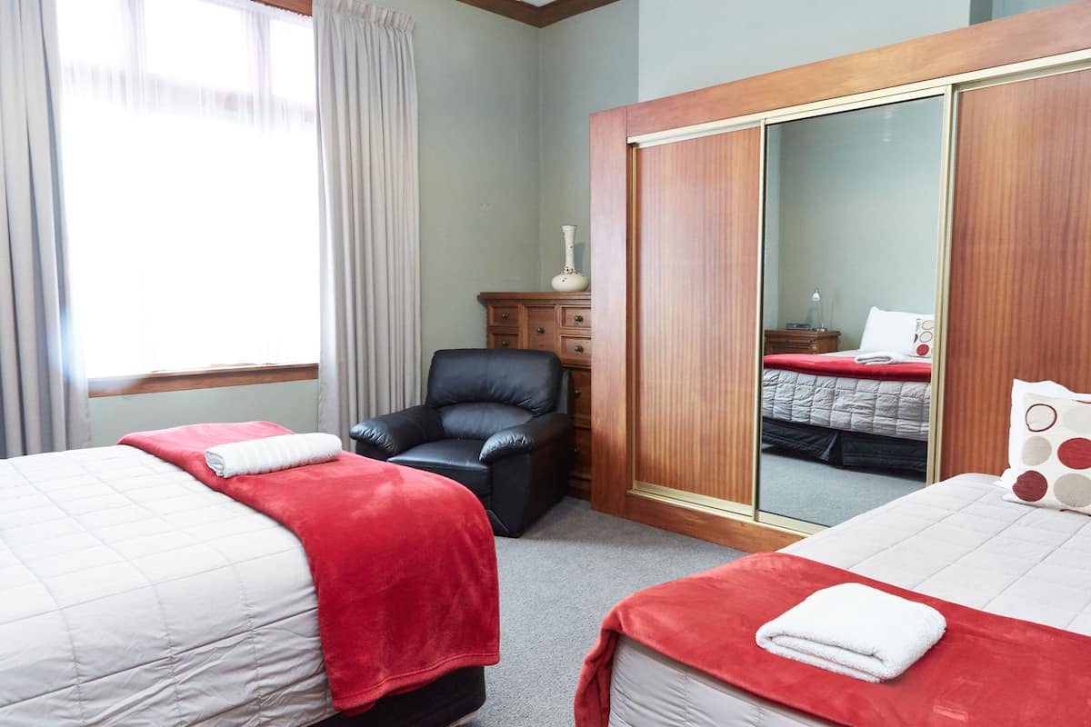 4 Bedroom Holiday Apartment | 2 bedrooms, iron/ironing board, free WiFi, bed sheets