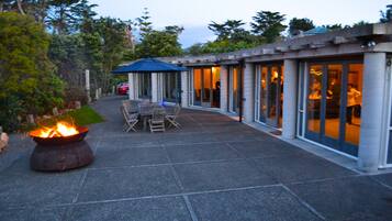 Standard Suite, 2 Bedrooms, Non Smoking, Kitchen (Oraukawa Lodge) | Terrace/patio