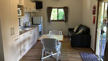 Deluxe-Ferienhütte | Schallisolierte Zimmer, Bügeleisen/Bügelbrett, Bettwäsche