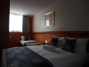 Bàn ủi/dụng cụ ủi quần áo, truy cập Internet không dây miễn phí