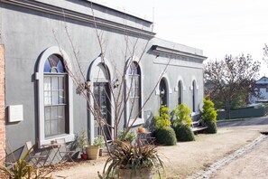 Property entrance - Albert Hotel Daylesford (Daylesford)