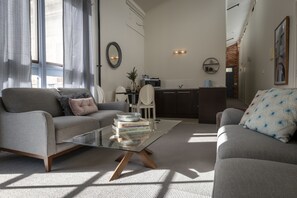 Executive-Apartment, 2 Schlafzimmer, Nichtraucher, Gemeinschaftsbad (Executive Spa Suite) | Hochwertige Bettwaren, individuell dekoriert, individuell eingerichtet