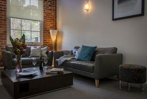 Leilighet – standard, 1 soverom, ikke-røyk, tekjøkken | Oppholdsområde | TV