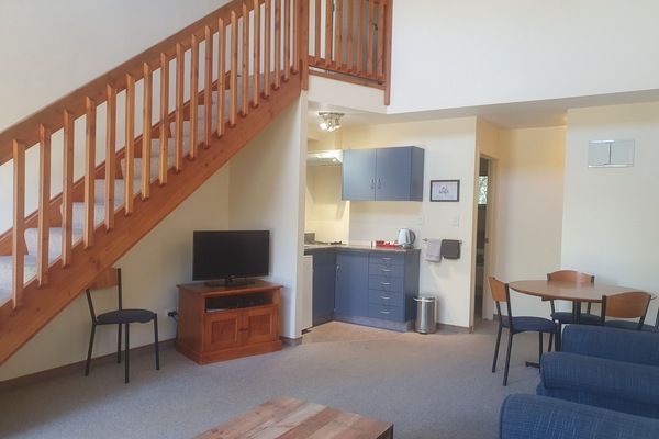 Appartement Standard, 2 chambres | Aire de séjour | Téléviseur à écran plat