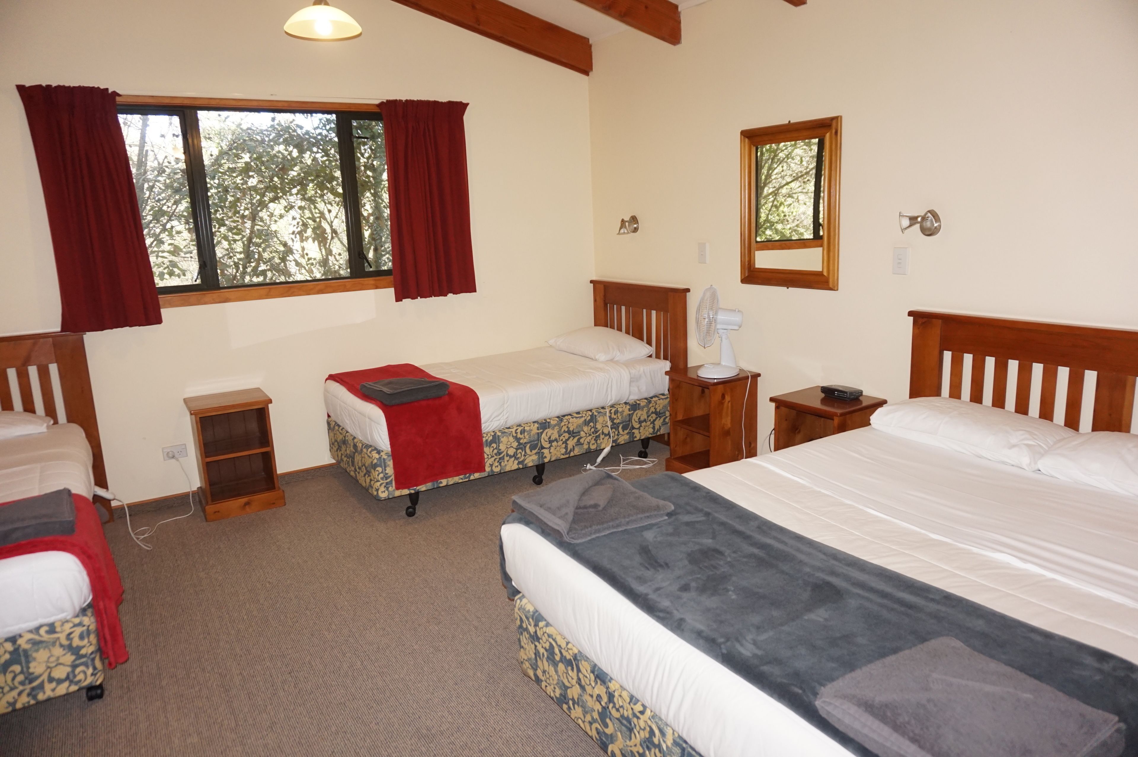 Iron/ironing board, free WiFi, bed sheets