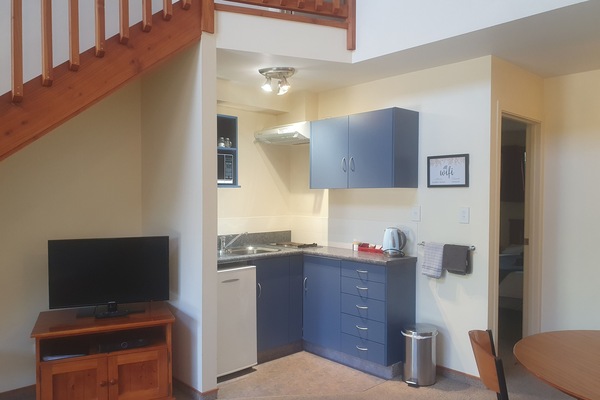 Standard Apartment, 2 Bedrooms | Private kitchen