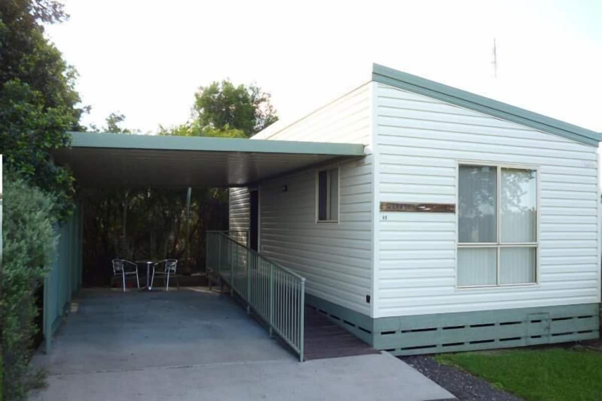 Economy Accessible Studio - Pet Friendly | Terrace/patio
