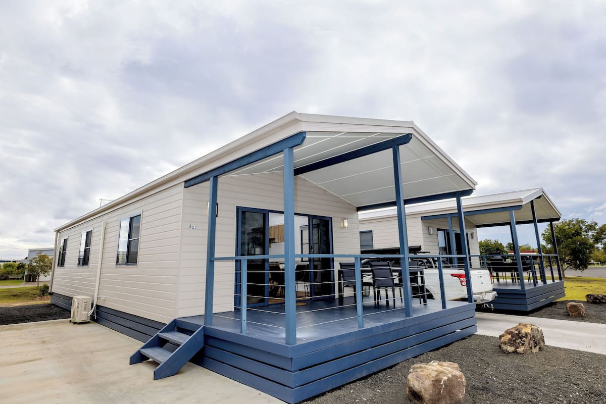 Deluxe 3 Bedroom Cabin | Terrace/patio