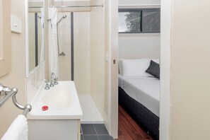Baita Basic | Bagno | Doccia, asciugamani