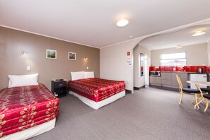 Estudio estándar, no fumadores, cocina básica (Studio Unit) | Tabla de planchar con plancha y wifi gratis