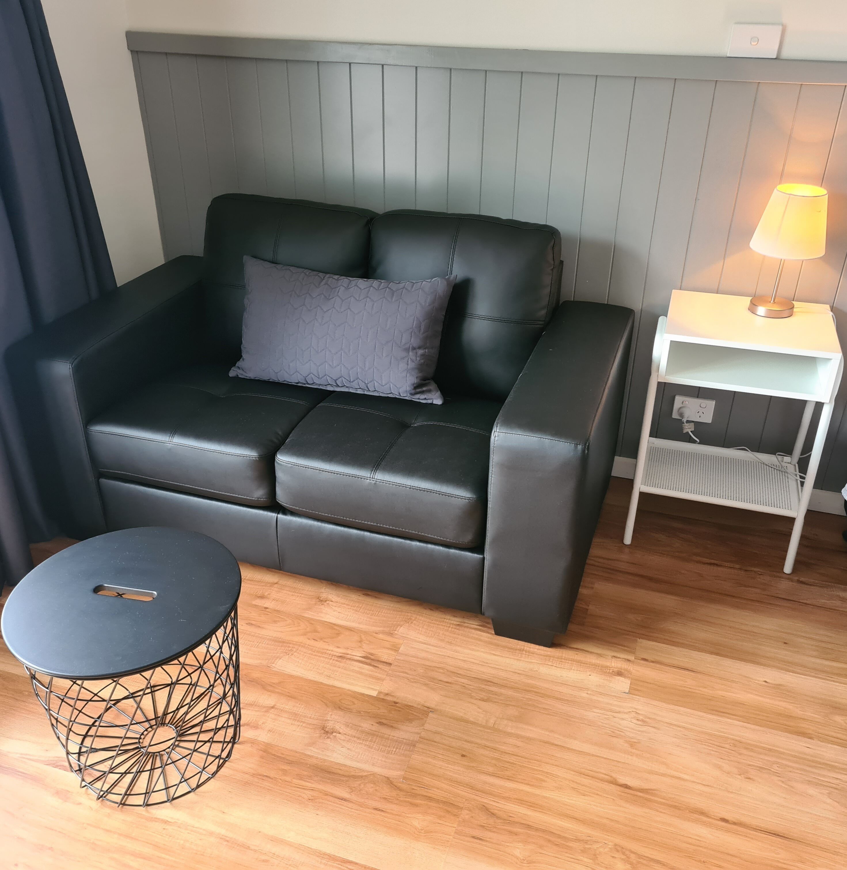 Habitación Deluxe, 1 cama King size, cocineta | Escritorio y espacio para trabajar con laptop 