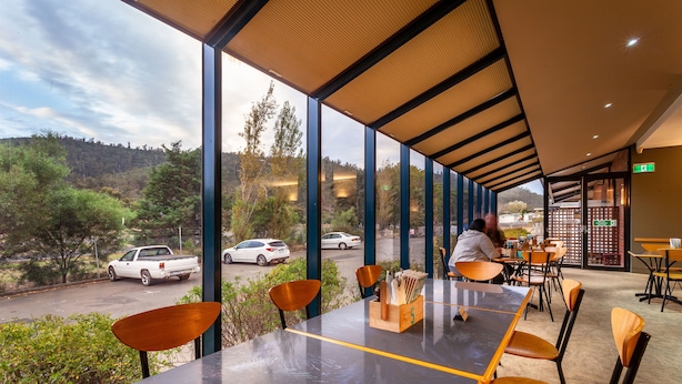 Interior - Mornington Inn (Mornington)