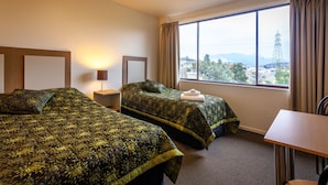 Deluxe Triple Room, Multiple Beds - Mornington Inn (Mornington)