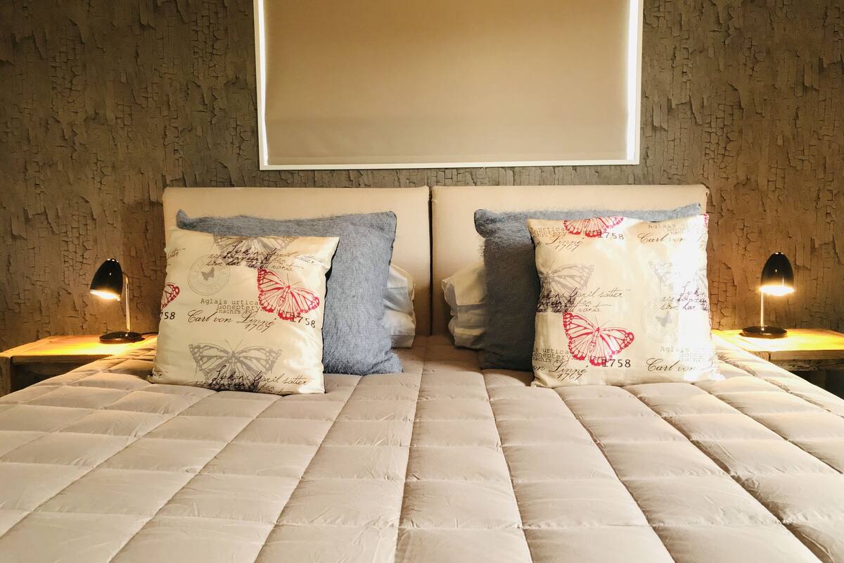 1 chambre, literie de qualité supérieure, fer et planche à repasser