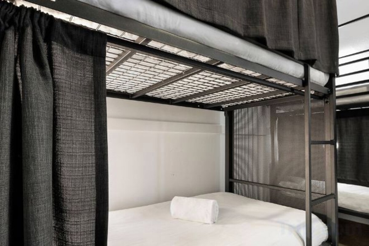 Bed In 4 Share Mixed Dormitory