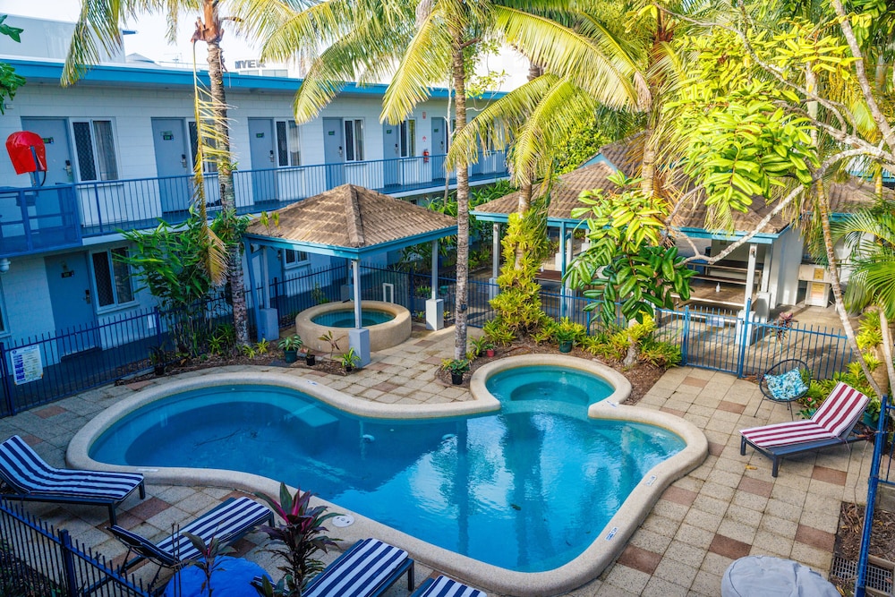 YHA Cairns Central by null