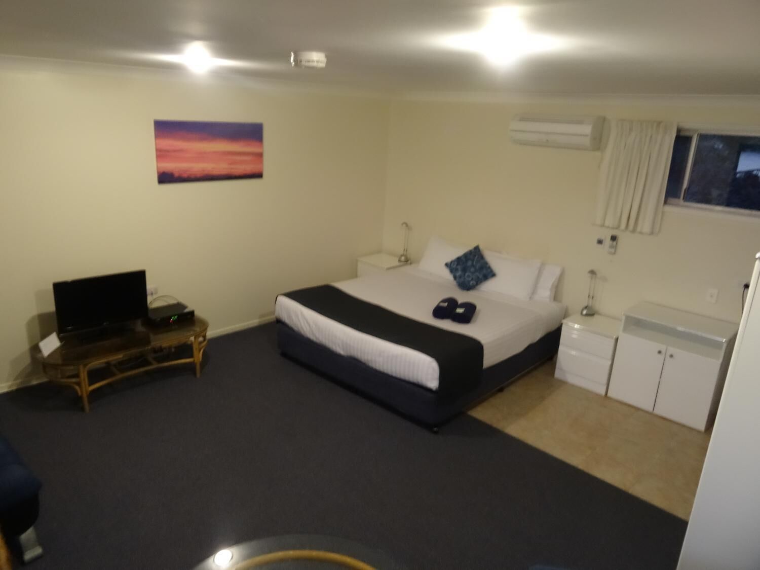 Desk, soundproofing, iron/ironing board, free WiFi