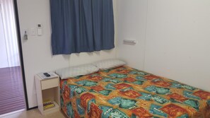 Desk, blackout drapes, soundproofing, iron/ironing board - Leichhardt Accommodation (Mornington)