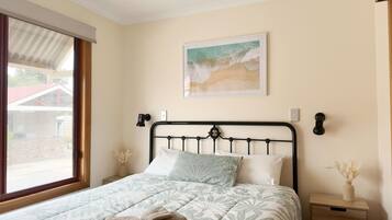 Laptop workspace, iron/ironing board, WiFi, bed sheets