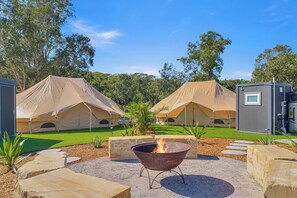Lều (Banksia Retreat) | Hiên