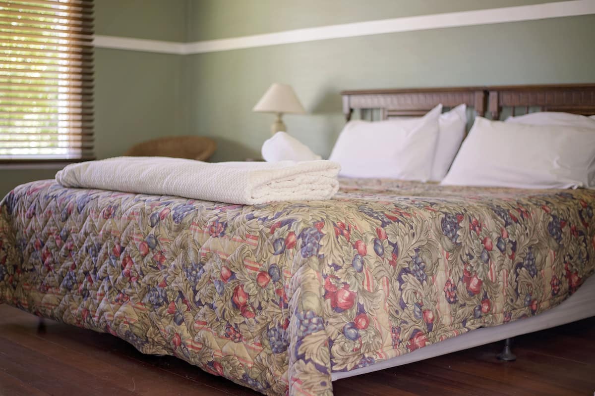 Traditionele kamer, niet-roken, balkon (Historic Ensuite Spa) | 1 slaapkamer, gratis wifi, beddengoed