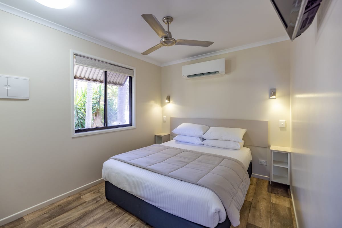 Suite Deluxe, 2 habitaciones, no fumadores, cocina | 1 dormitorio, tabla de planchar con plancha, wifi gratis y ropa de cama