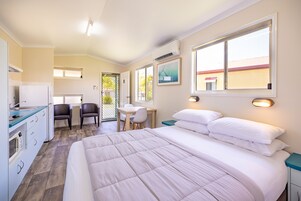 Studio Cabin – 2 Pax | Iron/ironing board, free WiFi, bed sheets