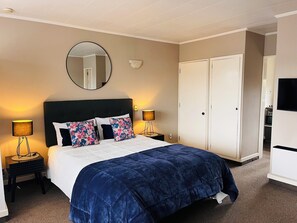 Standard Studio, Non Smoking, Kitchen | 1 bedroom, premium bedding, laptop workspace, blackout drapes - Aorangi Motel (Fairlie)