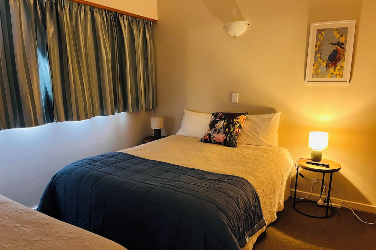Standard Suite, 1 Bedroom, Non Smoking, Kitchen (Apartment) | 1 bedroom, premium bedding, laptop workspace, blackout drapes