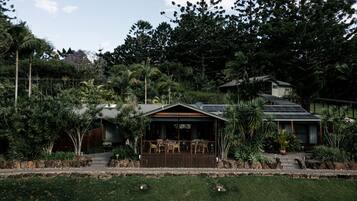 Mặt tiền nơi lưu trú