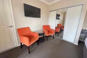 标准单人房 | 办公桌、免费 WiFi、床单