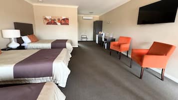 Deluxe Room, 3 Single Beds (Large Deluxe Room)
