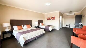 Deluxe Suite, 1 Bedroom, Non Smoking (Large Deluxe Room) | 1 bedroom, desk, free WiFi, bed sheets