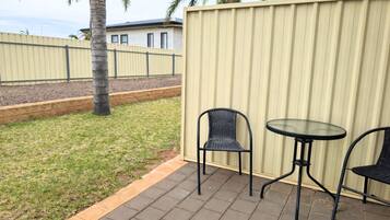 Deluxe-Zimmer, Nichtraucher, Balkon (Deluxe Courtyard) | Terrasse/Patio