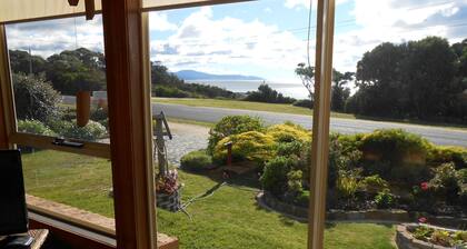 Tidelines of Bicheno