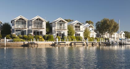 Captains Cove Waterfront Resort