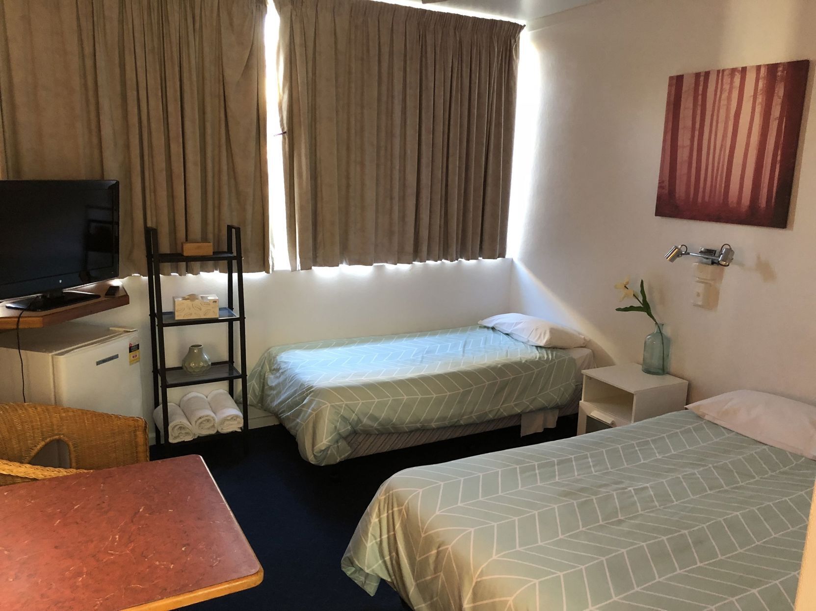 Decoración personalizada, muebles diferentes y escritorio 