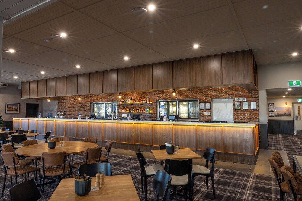 The Club Hotel Gladstone photo 5