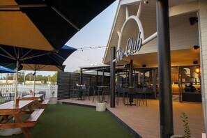 숙박 시설 정면