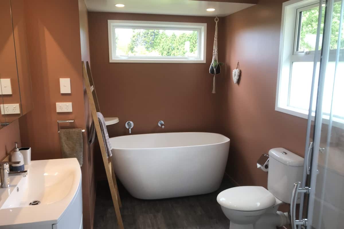 Suite estándar, 1 habitación, para no fumadores, cocina (FishMore Cottage) | Baño | Secadora de cabello y toallas