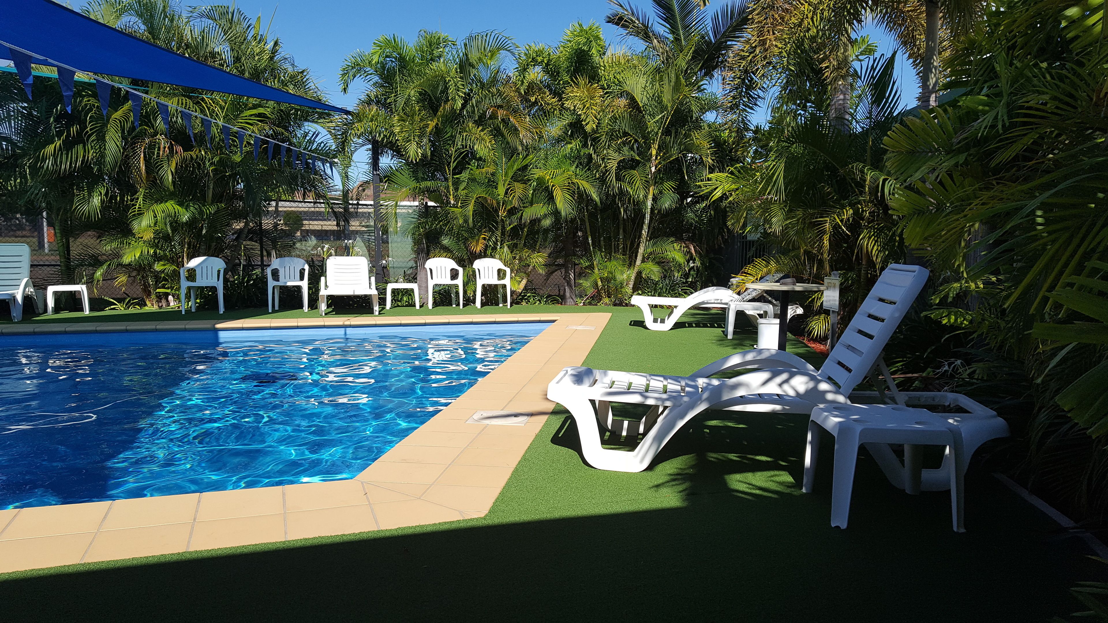 Outdoor pool, pool loungers