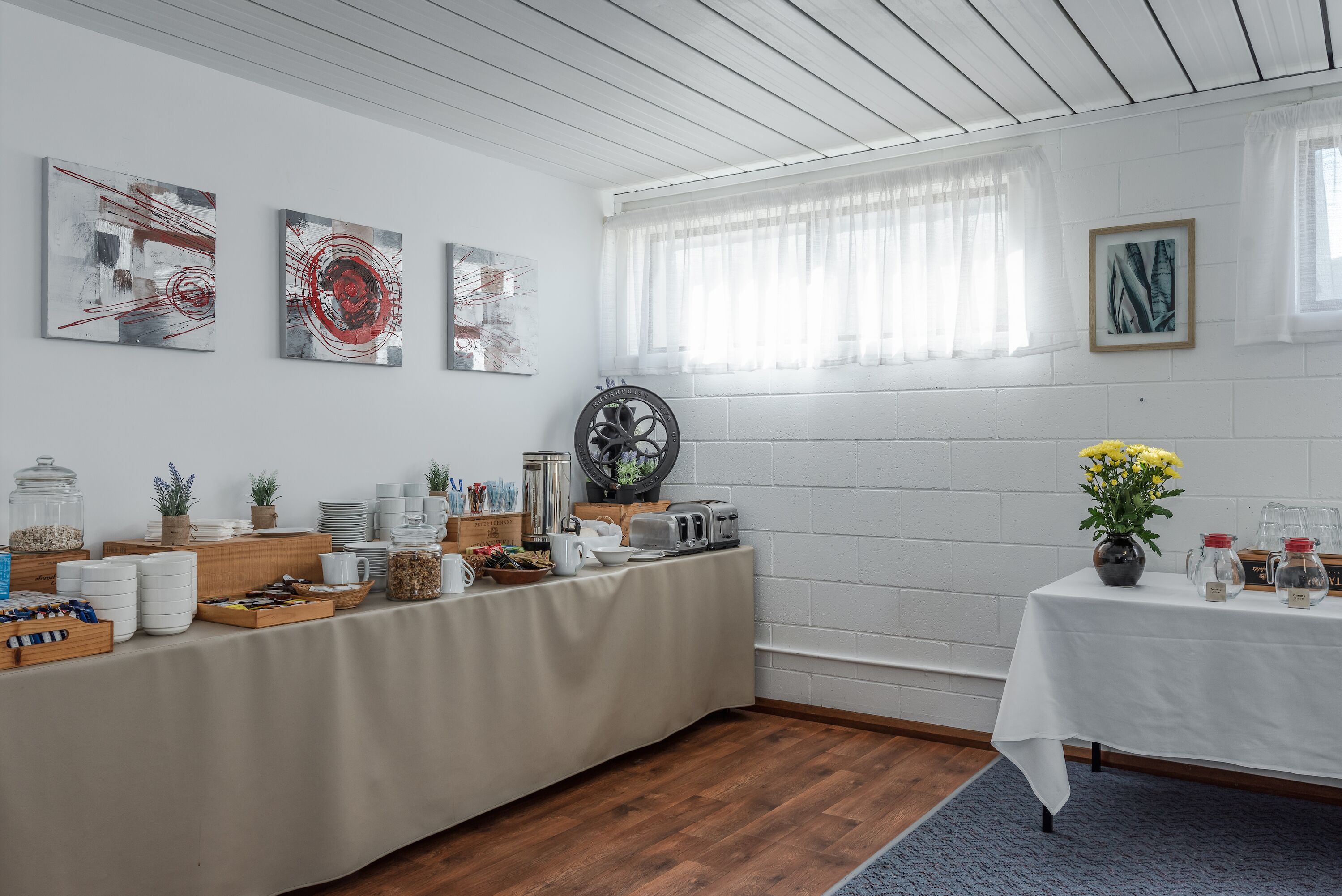 朝食 (オーダー形式)、毎日提供 (有料)