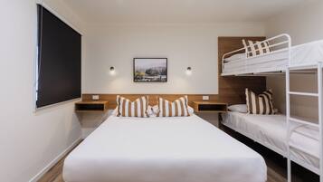 Family Cabin | Iron/ironing board, free WiFi, bed sheets