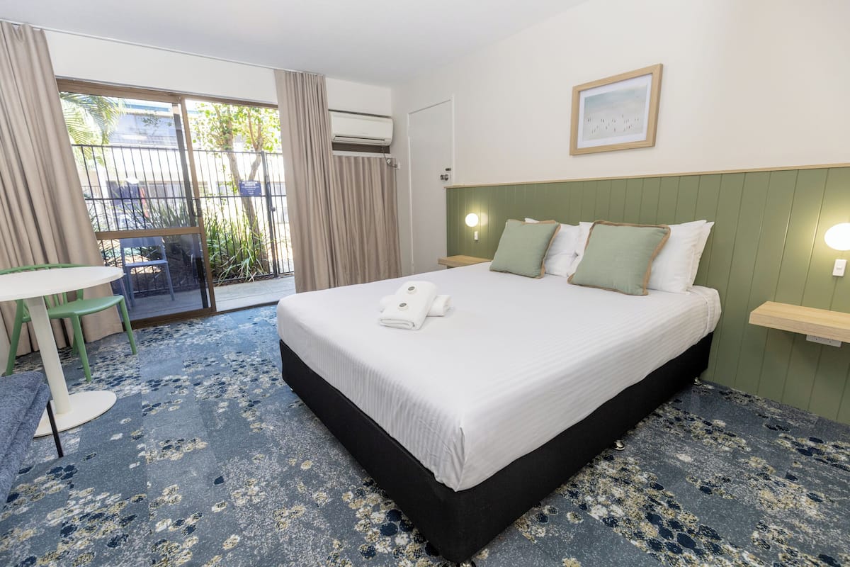 Doppelzimmer | 1 Schlafzimmer, Bügeleisen/Bügelbrett, kostenloses WLAN, Bettwäsche